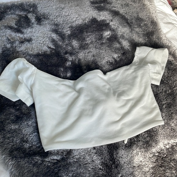 Tiger mist tie front crop top in white - Picture 2 of 4